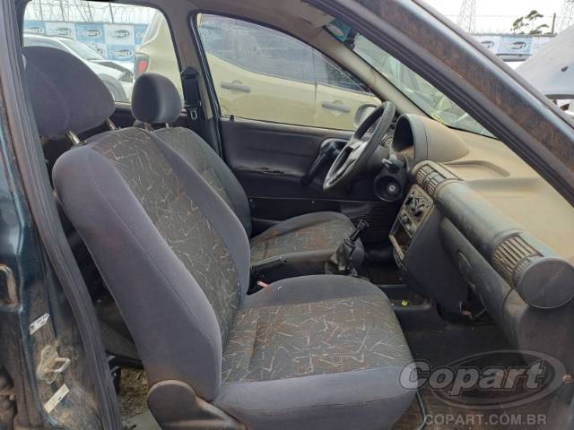 2001 CHEVROLET CORSA WAGON 