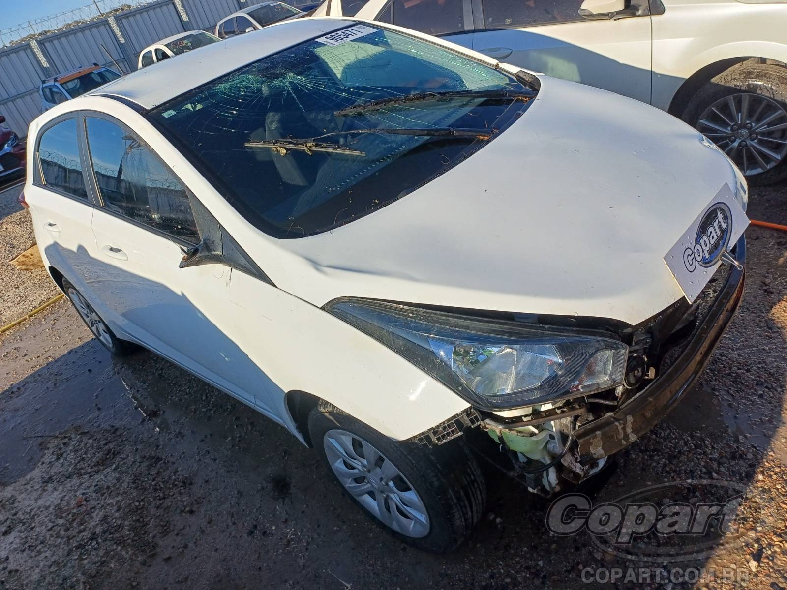 Hyundai HB20 Comfort Plus 1.6 16V CVVT 2019 Médio Dano Frontal