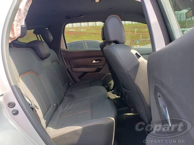 2025 RENAULT DUSTER 