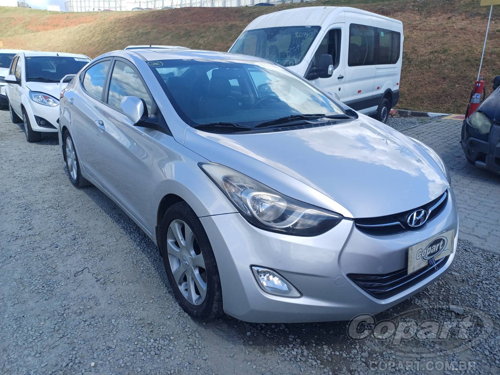 Veículo Hyundai Elantra Hyundai Elantra GLS 1.8 16V 2013 Médio Dano Traseiro 2013 em leilão