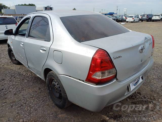 2015 TOYOTA ETIOS SEDA 