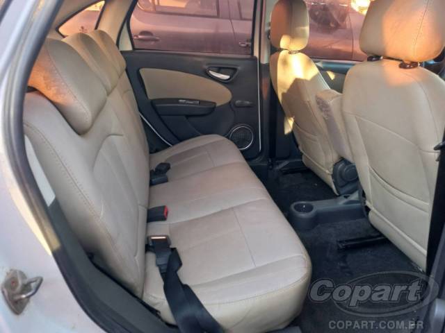 2015 FIAT GRAND SIENA 