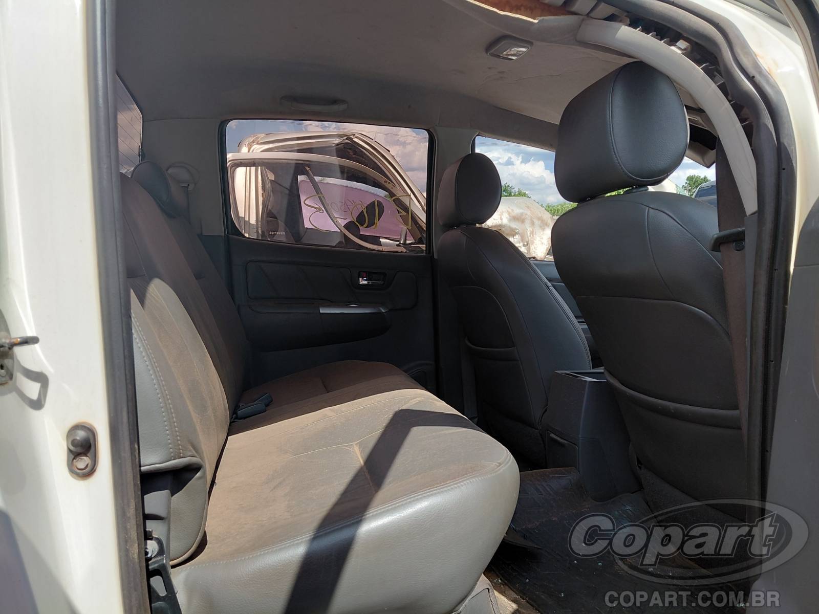 Foto 6 de 10: 2015 TOYOTA HILUX CD