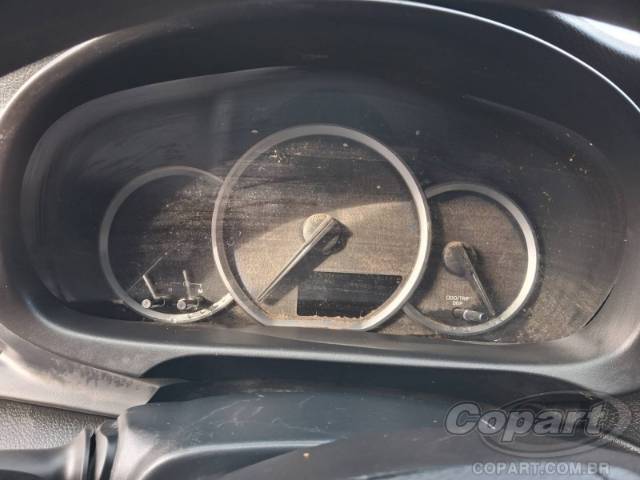 2025 TOYOTA YARIS SEDA 
