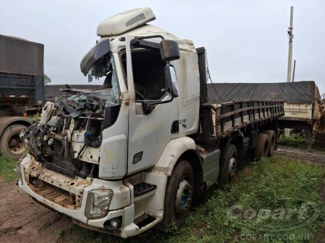 2015 VOLVO VM 