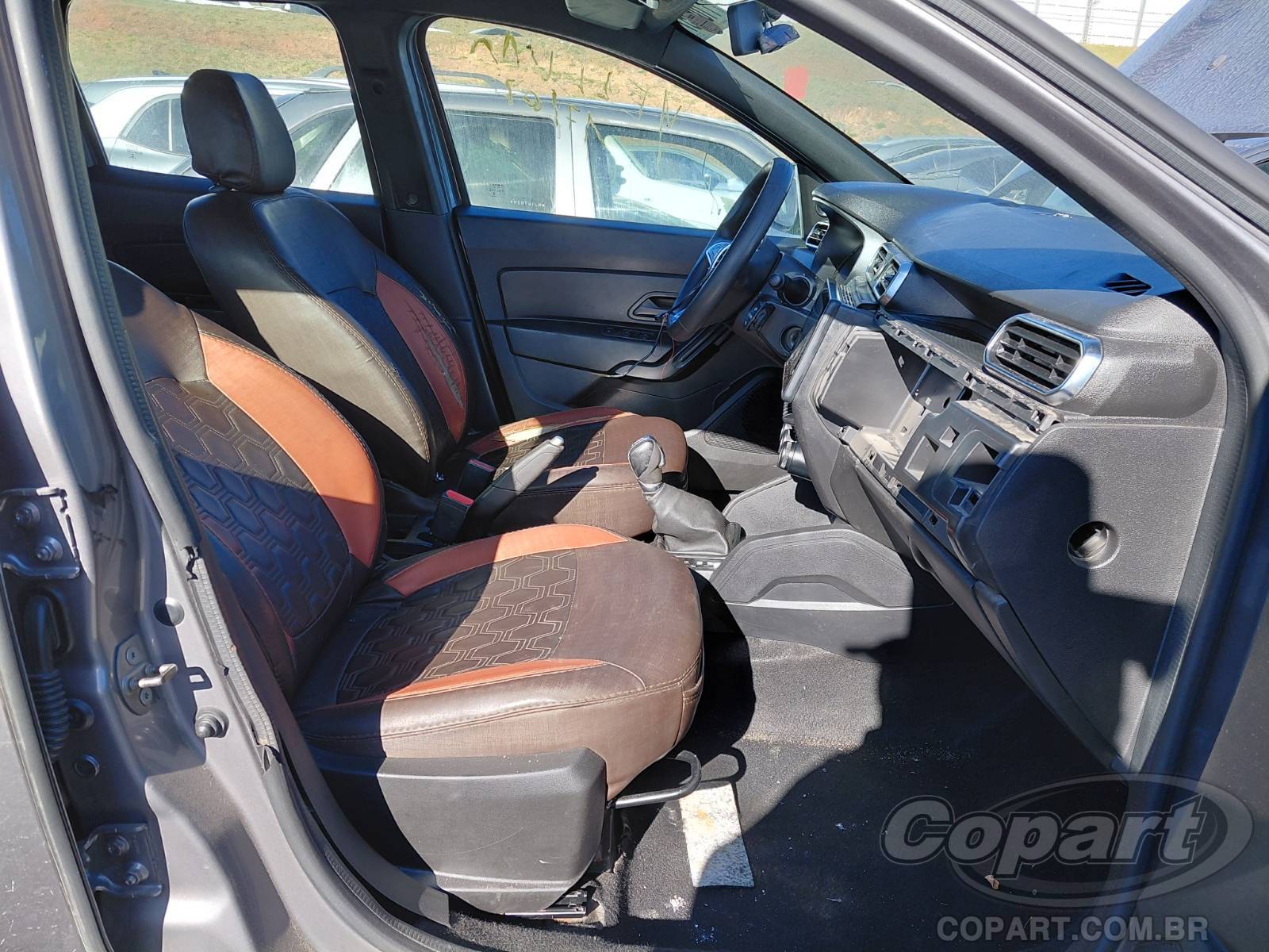 Foto 5: 2022 RENAULT DUSTER