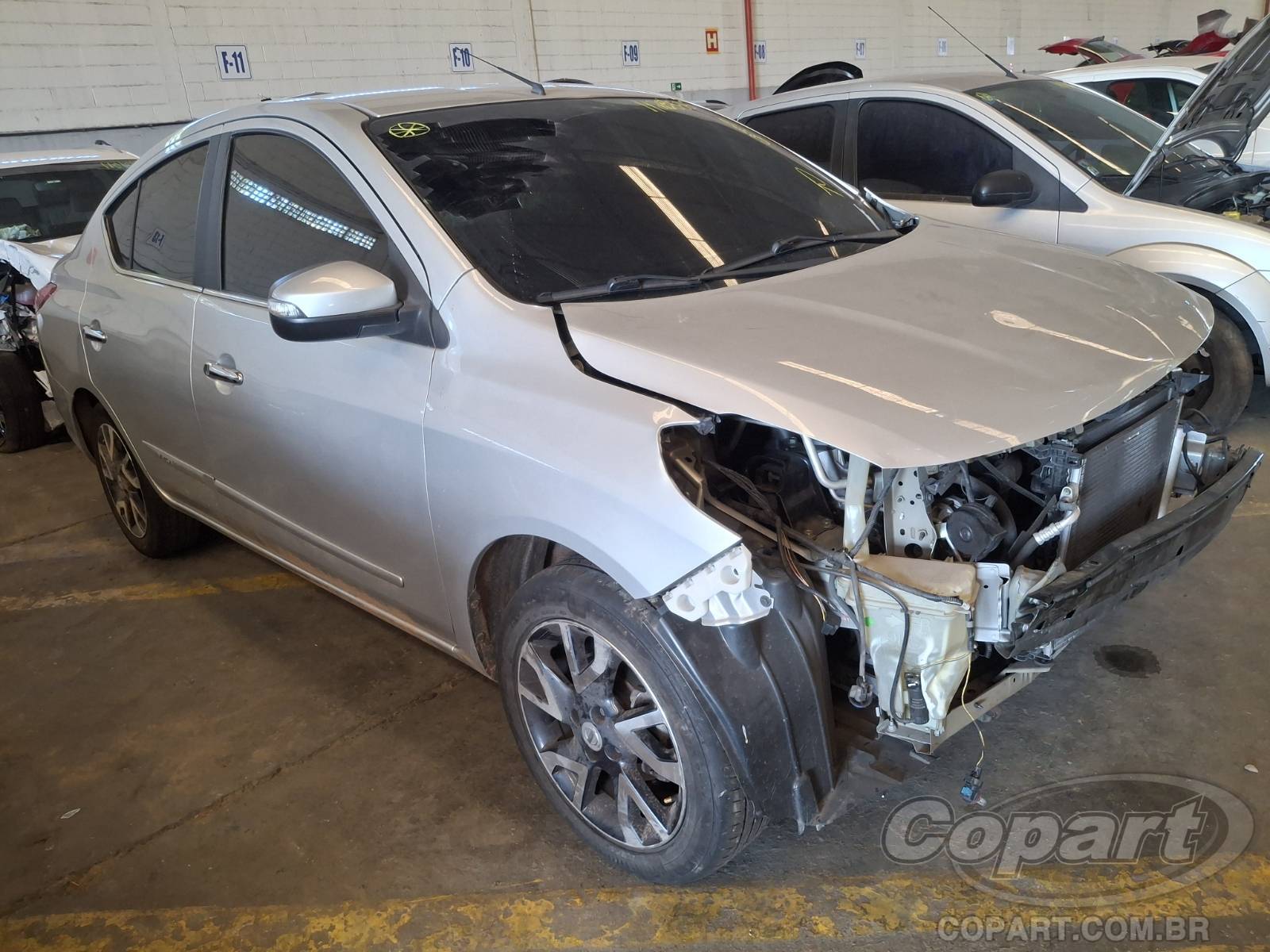 Nissan Versa 2017 em leilão