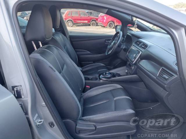 2022 NISSAN LEAF 
