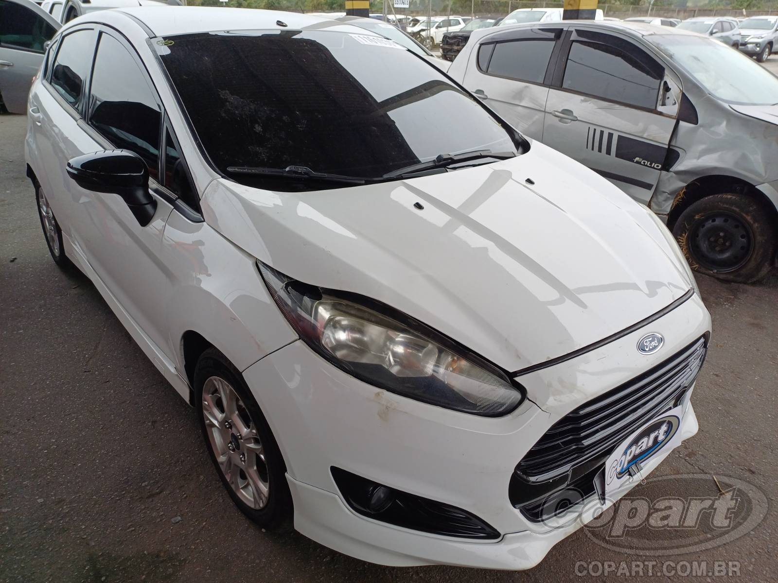 Ford Fiesta 2016 em leilão