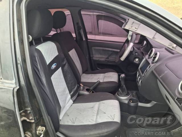 2010 FORD FIESTA 