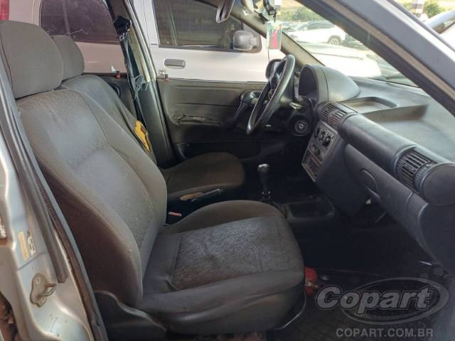2005 CHEVROLET CLASSIC 
