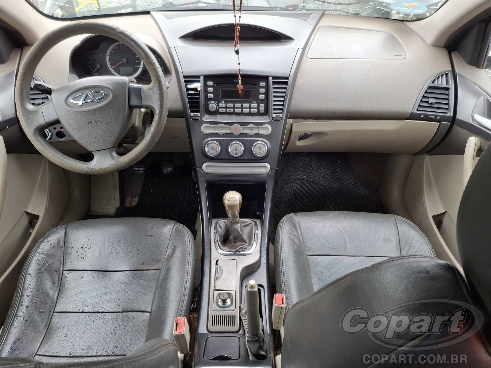 Foto 9 de 15: 2012 CHERY CIELO SEDAN