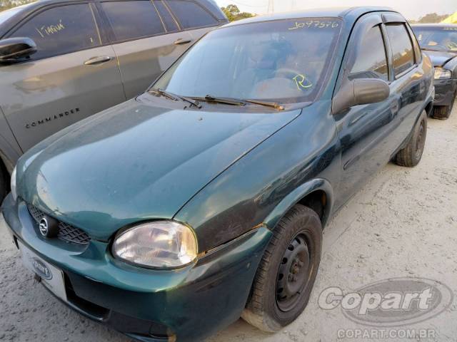 2000 CHEVROLET CORSA SEDAN 