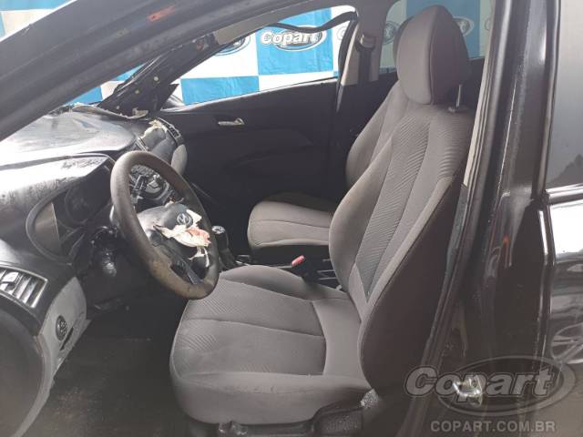2015 HYUNDAI HB20S 