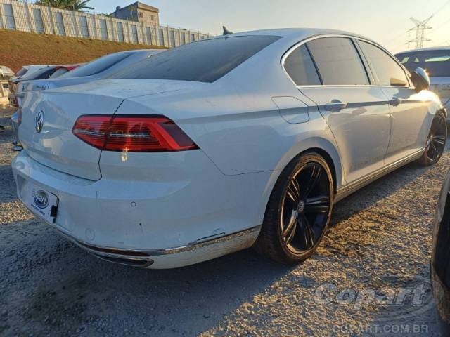 2018 VOLKSWAGEN PASSAT 