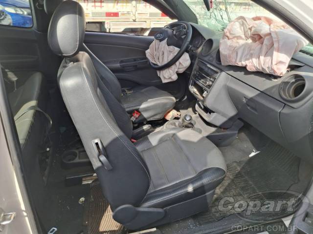 2015 VOLKSWAGEN SAVEIRO CD 
