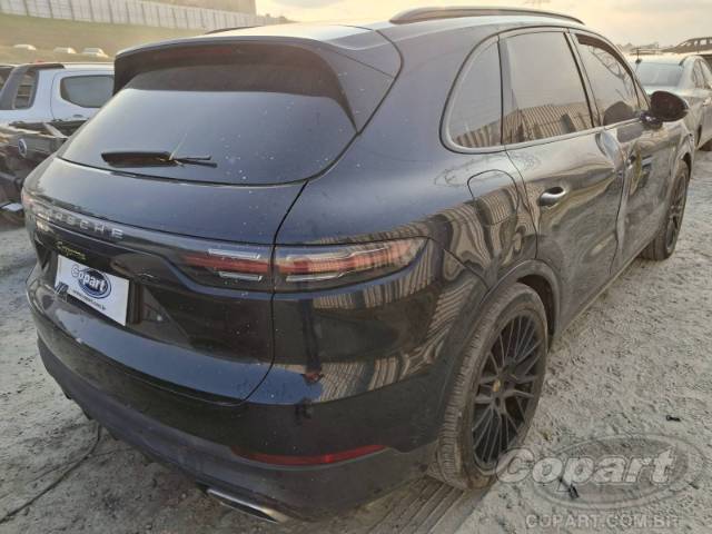 2020 PORSCHE CAYENNE 