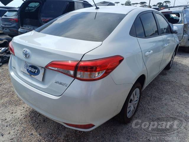 2025 TOYOTA YARIS SEDA 