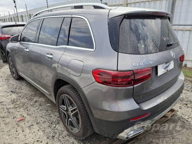 2025 MERCEDES BENZ GLB 