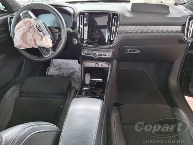 2021 VOLVO XC40 