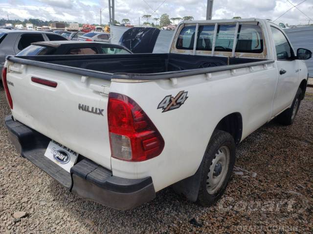 2019 TOYOTA HILUX CS 