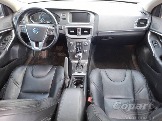 2015 VOLVO V40 