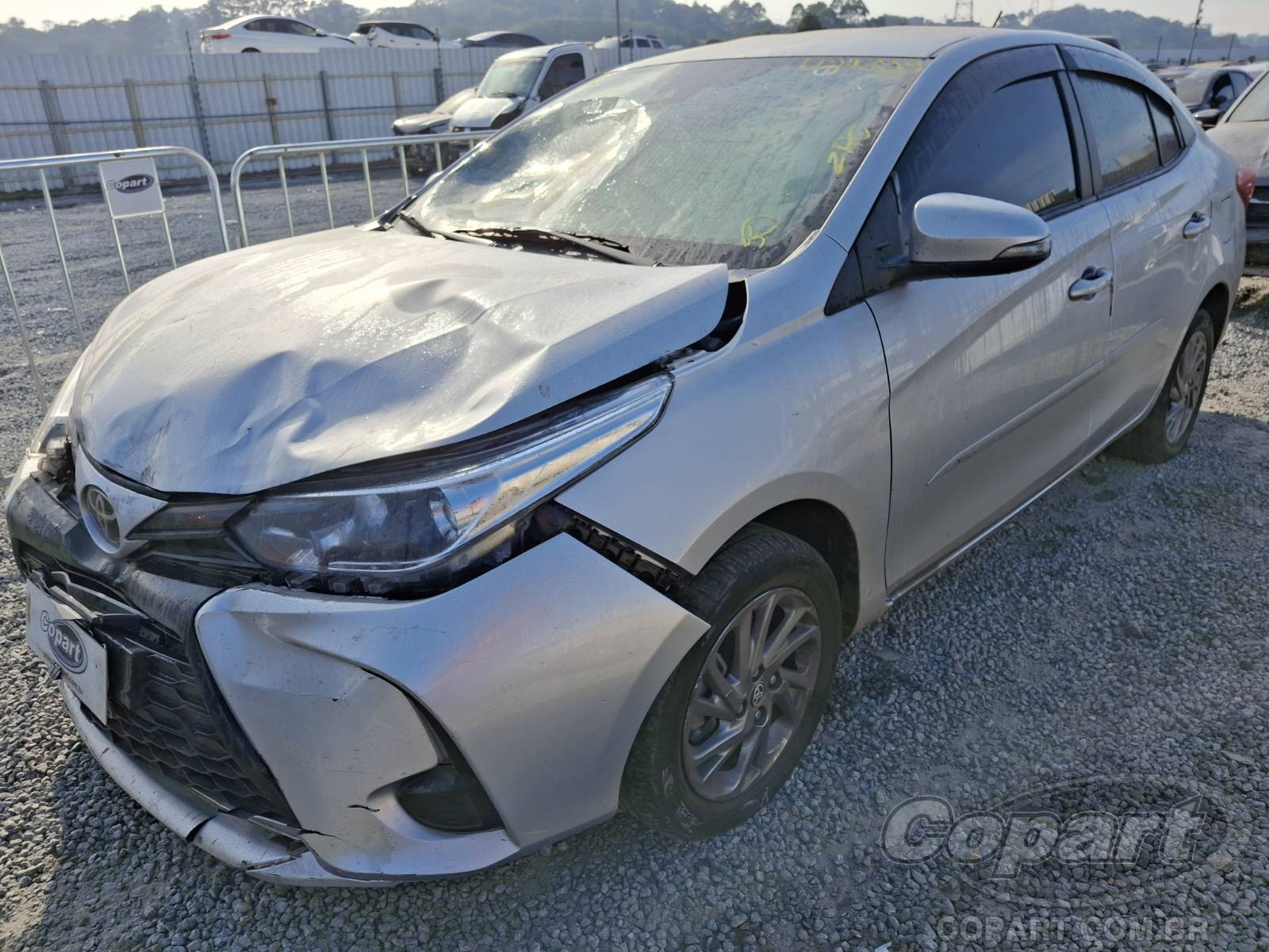 Foto 2: 2025 TOYOTA YARIS SEDA