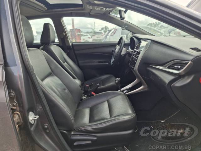 2022 TOYOTA YARIS SEDA 