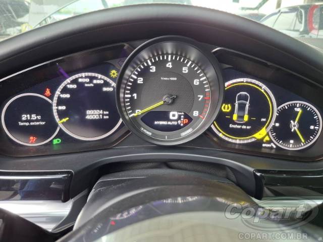 2018 PORSCHE PANAMERA 
