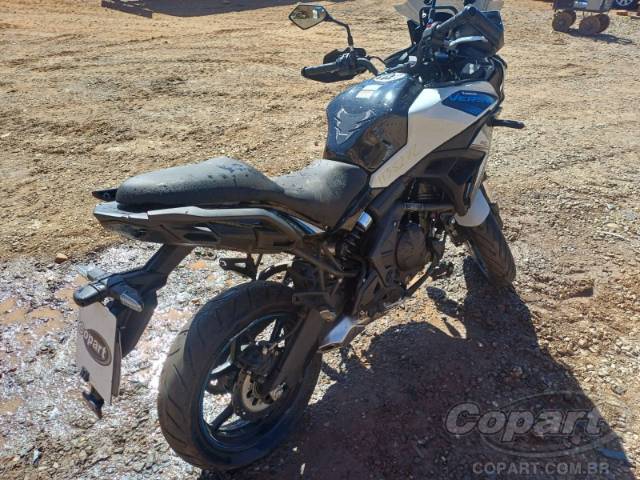 2025 KAWASAKI VERSYS 