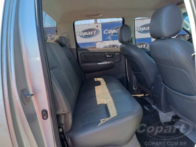 2015 TOYOTA HILUX CD 