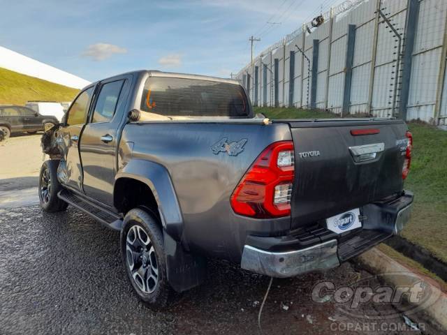 2024 TOYOTA HILUX CD 