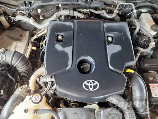 2024 TOYOTA HILUX CD 