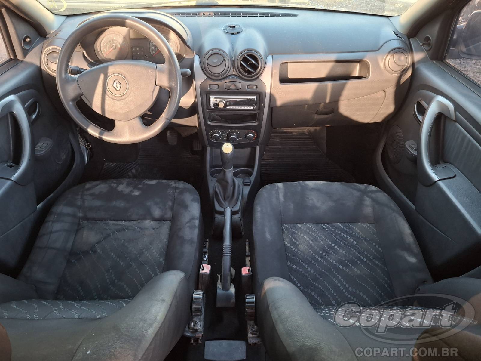 2013 RENAULT LOGAN — foto 9 de 10