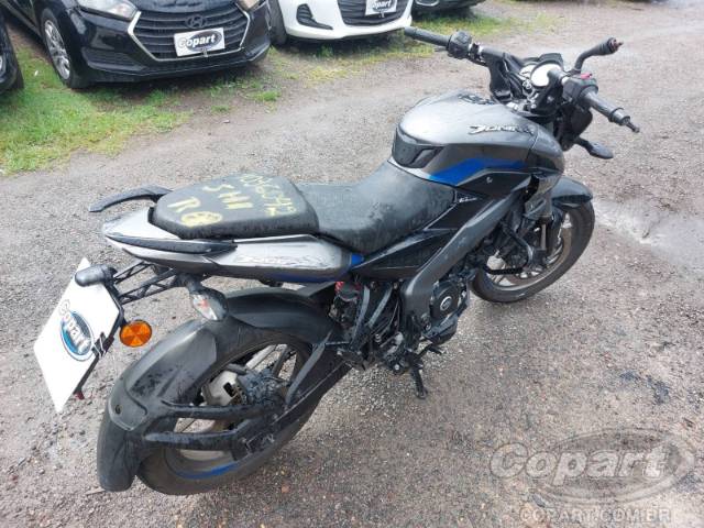 2025 BAJAJ DOMINAR 