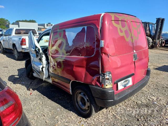 2020 PEUGEOT PARTNER FURGAO 