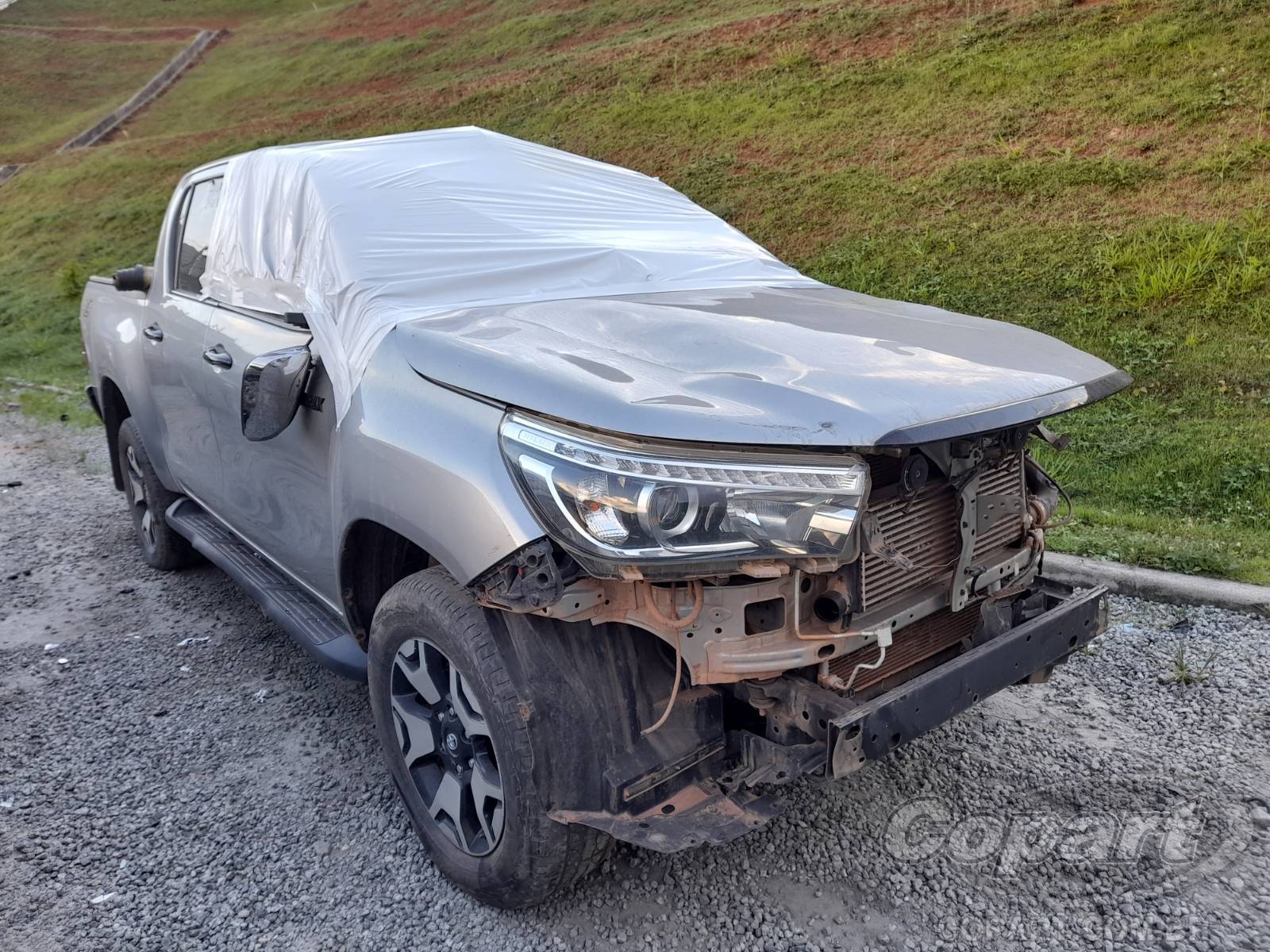 Veículo Toyota Hilux Toyota Hilux CD SRX 2.8 D-4D Turbo 2020 Colisão Média Monta 2020 em leilão