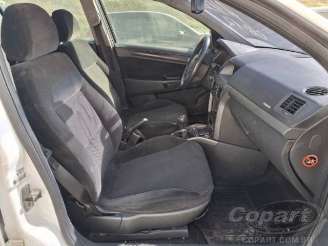 2011 CHEVROLET VECTRA HATCH 