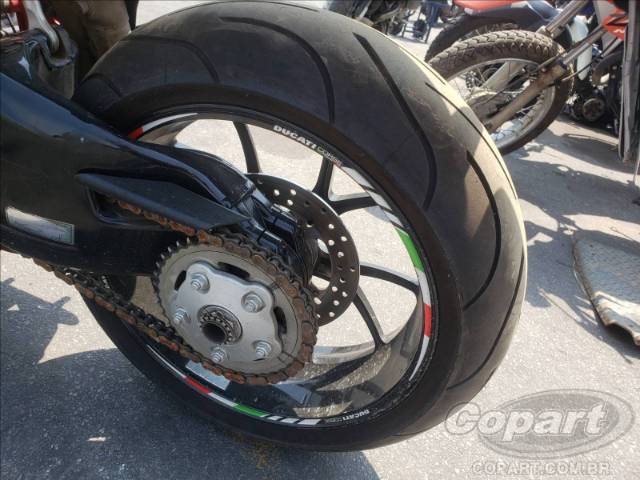 2013 DUCATI SUPERBIKE 