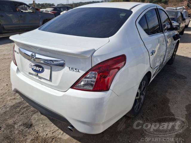 2017 NISSAN VERSA 