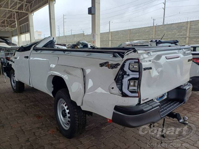 2025 TOYOTA HILUX CS 