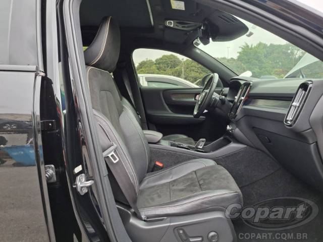 2019 VOLVO XC40 
