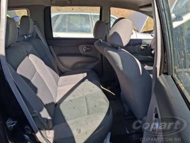 2010 NISSAN LIVINA 