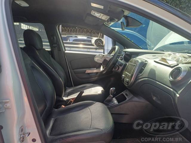 2021 RENAULT CAPTUR 