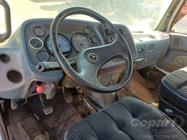 2000 MERCEDES BENZ 1218 
