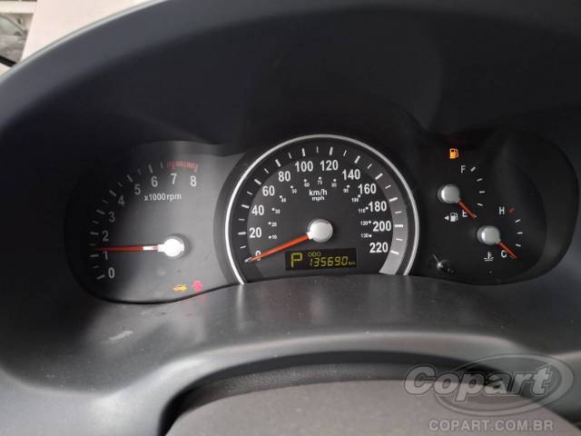 2011 KIA GRAND CARNIVAL 