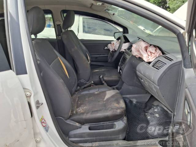2015 VOLKSWAGEN FOX 