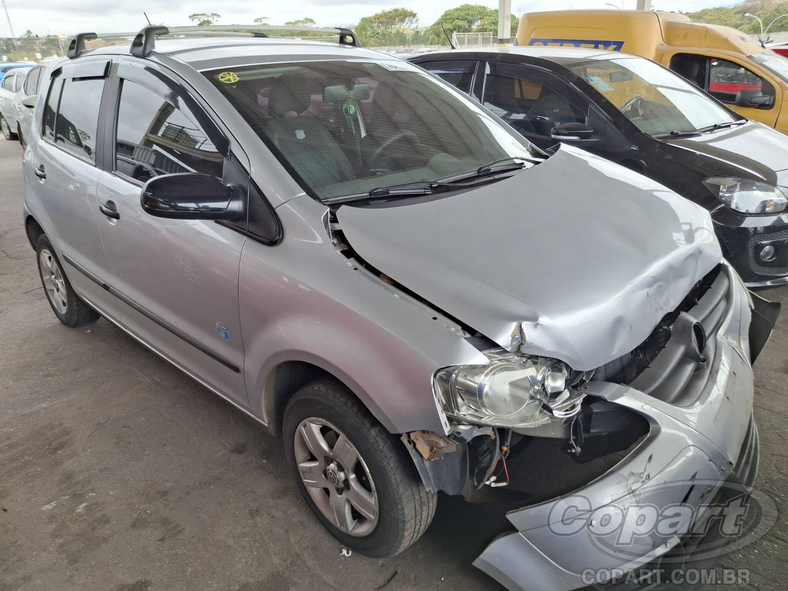 VOLKSWAGEN FOX 1.0 TOTAL FLEX 2010 Conservado