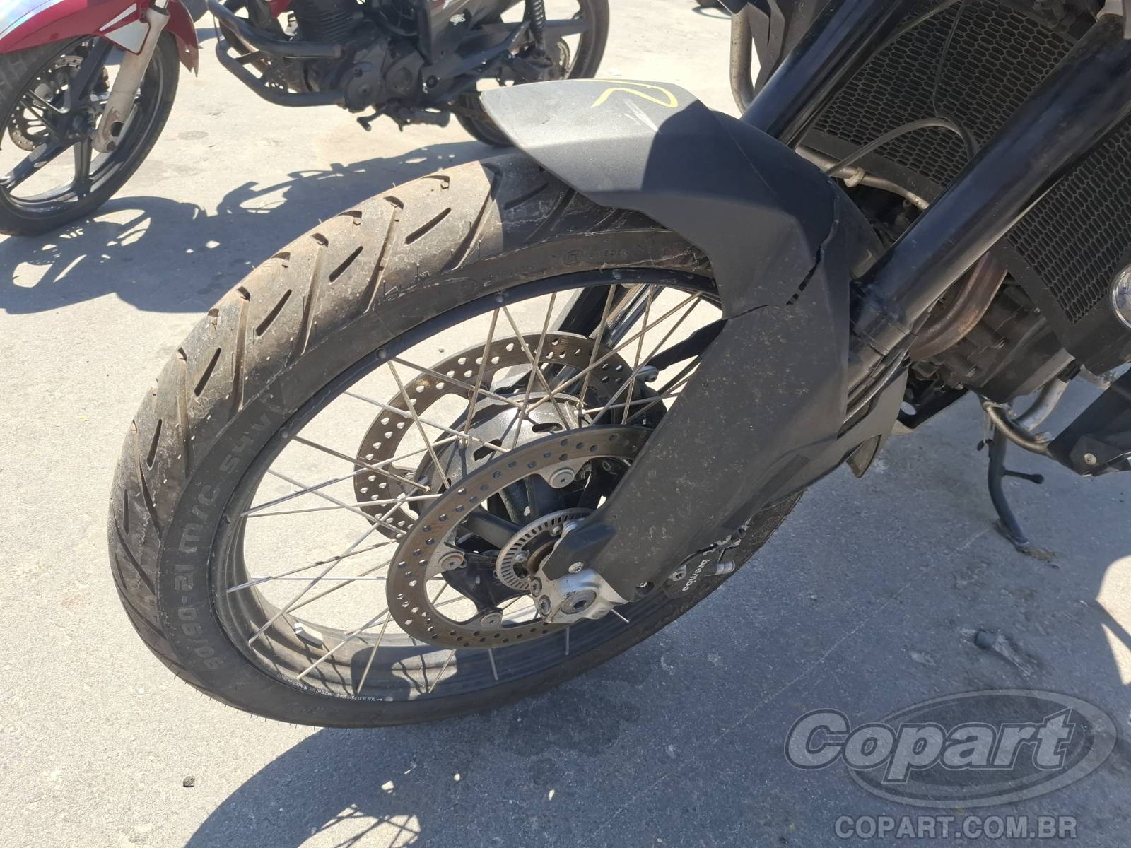 Foto 8 de 10: 2026 BMW F 900