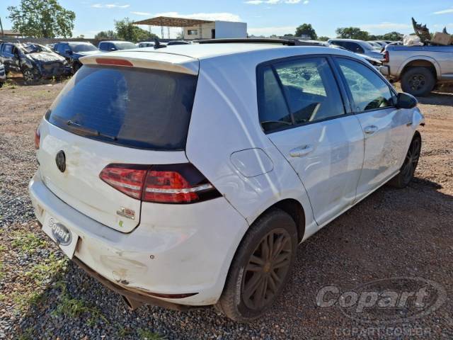 2015 VOLKSWAGEN GOLF 